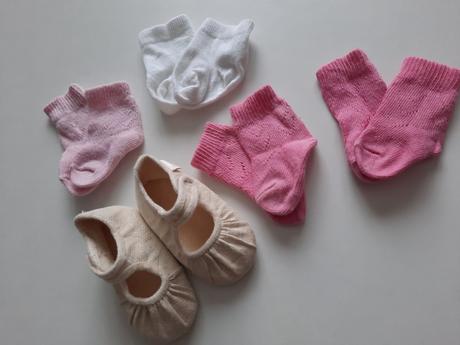 Luxusné capačky, topánočky zn. escada, <17