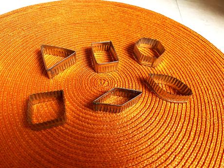 Plechové vrúbkované vykrajovátka - 6 ks, 