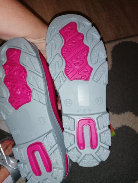 Nove gumaky 31/32, 32