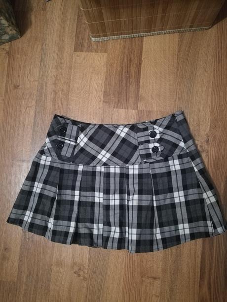 Mini "školácke" sukne, s
