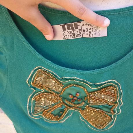 Zelené tričko s ozdobou, s