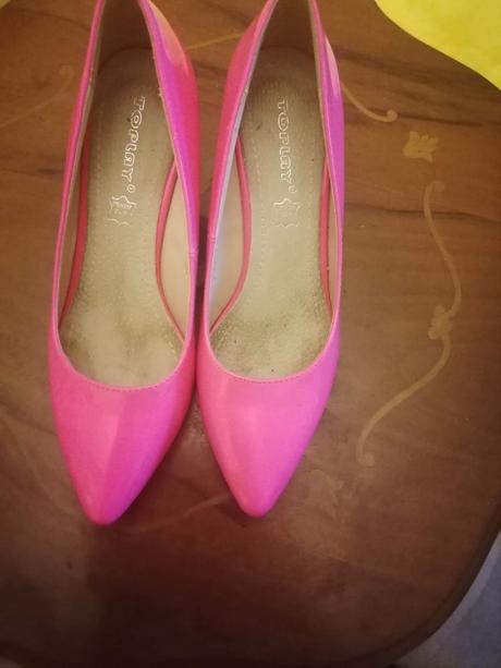 Neonové lodičky, 39