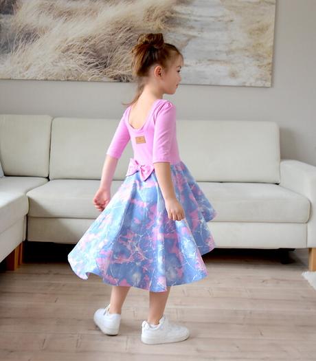 Zuppa točivé šaty v.146/152, 146