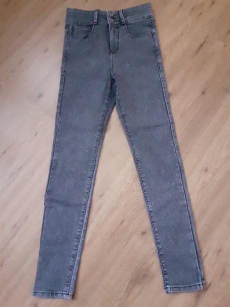 Rifle super skinny, sinsay,m