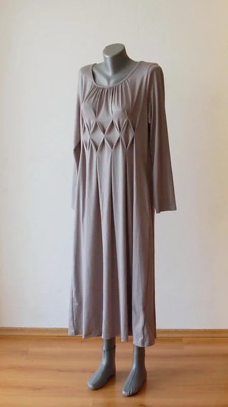 Elegantné sivé maxi šaty s kosoštvorcovým detailom, xxl