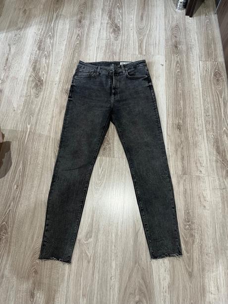 Zara mom leg, zara,l