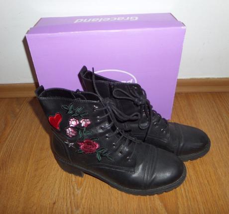 Čižmy s vyšívanými kvetmi, graceland,40