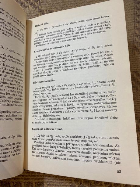 Krásny a praktický atlas húb aurel dermek,