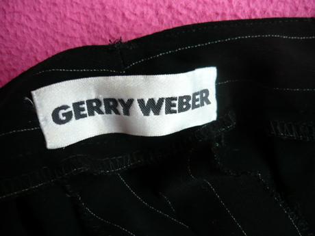 Čierne nohavice s jemnými bielymi prúžkami, 44