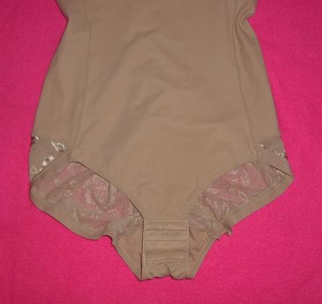 Stahujuce telove body, s