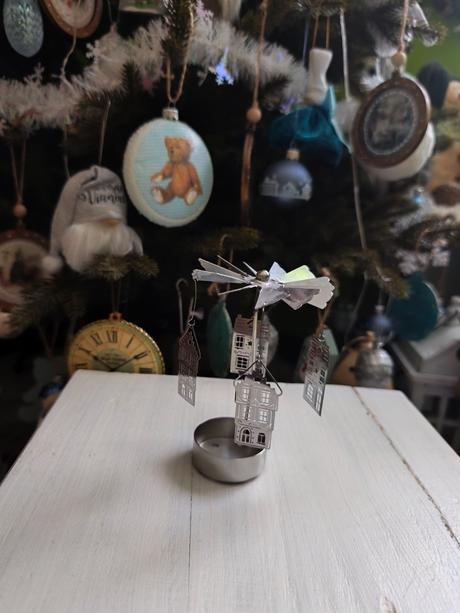 Točiaci svietnik na čajovú lyžičku, 