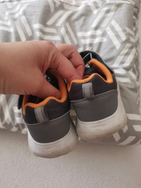 Decathlon tenisky, 32