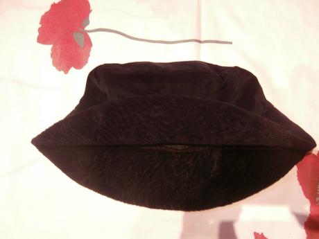 Elegantný, dámsky klobúčik/čiapka, m