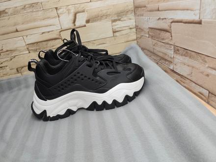 Buffalo 38 - dámske čierne tenisky, 38