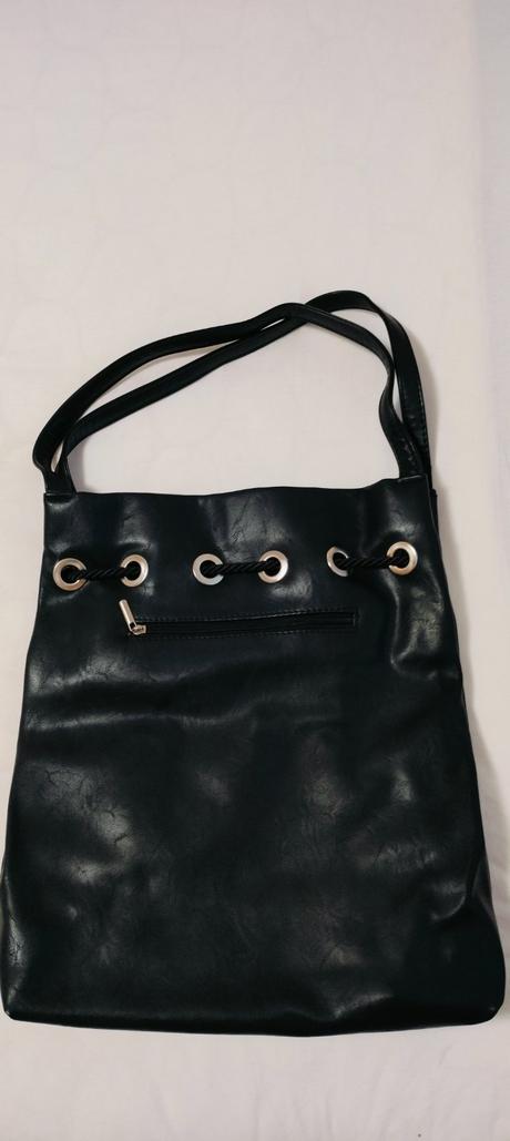 Kabelka so strapcami, 