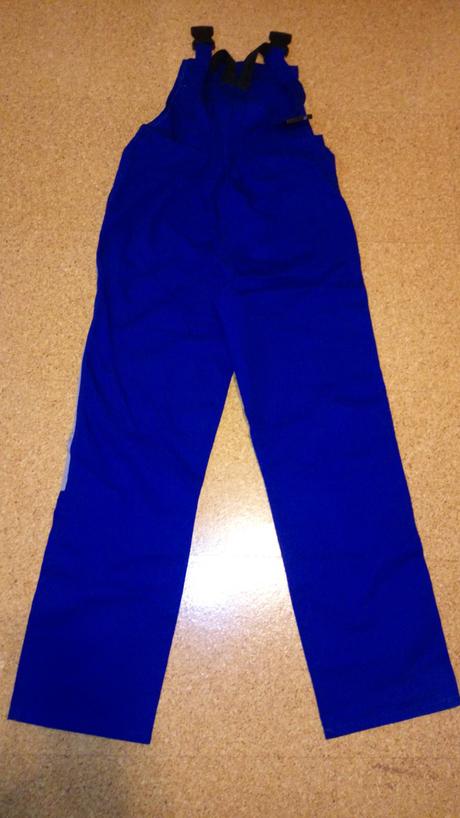 Montérky s trakmi, 42