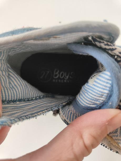 Tenisky, reserved,27