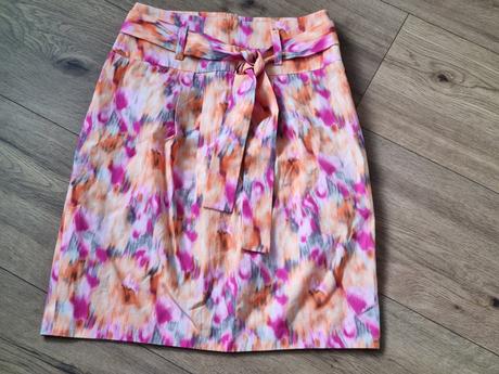 Farebná sukňa hugo boss veľ. 38, hugo boss,38