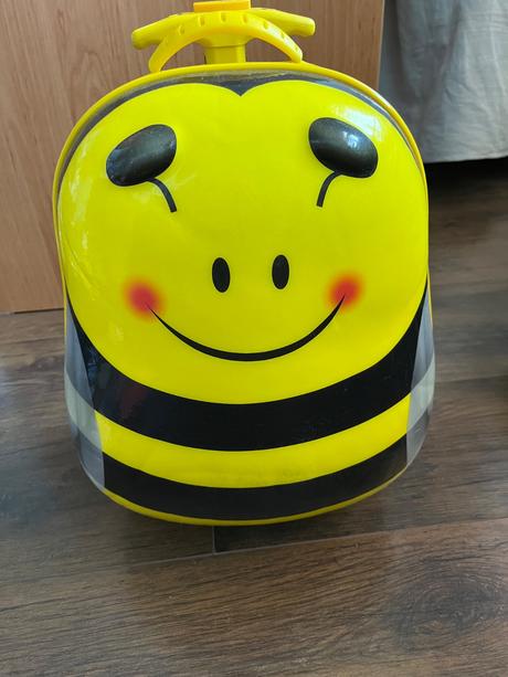 Detsky kufor so svetielkujucimi kolieskami, 