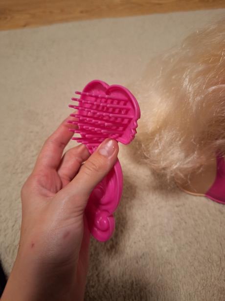 Barbie česacia hlava,