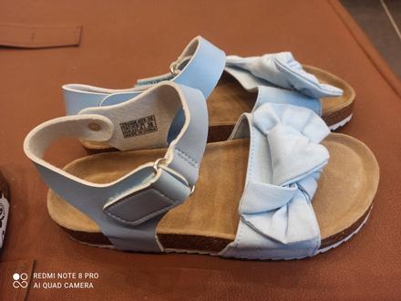 Sandalky, reserved,36