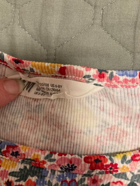 Rebrovane kvetinkove tricko, h&m,122