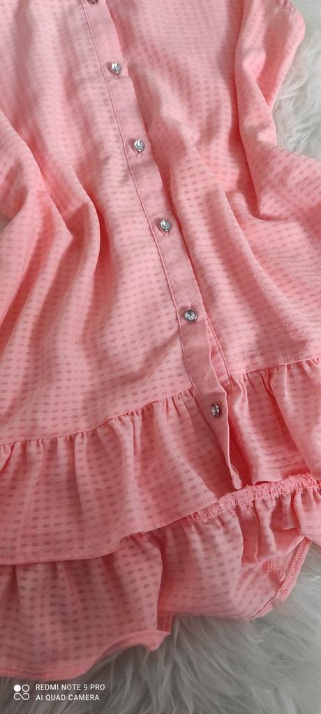 Blúzka s volánikmi, 158