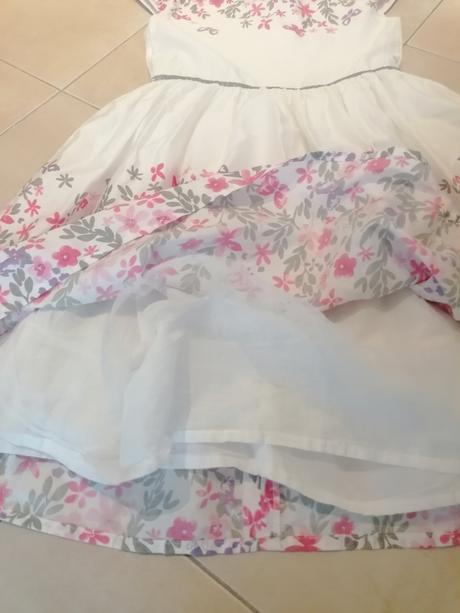 Šaty nenosené, 152