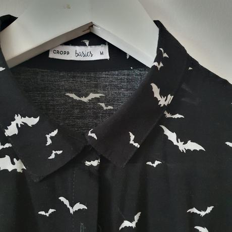 Halloween blúzka cropp s netopiermi, m