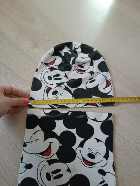 Nákrčník a čiapka mickey, 116
