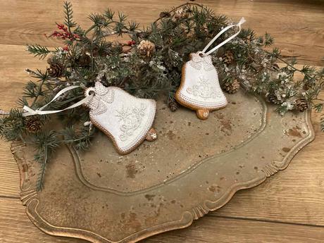 Medovník zvonček - perník s bielou polevou 1 ks, 