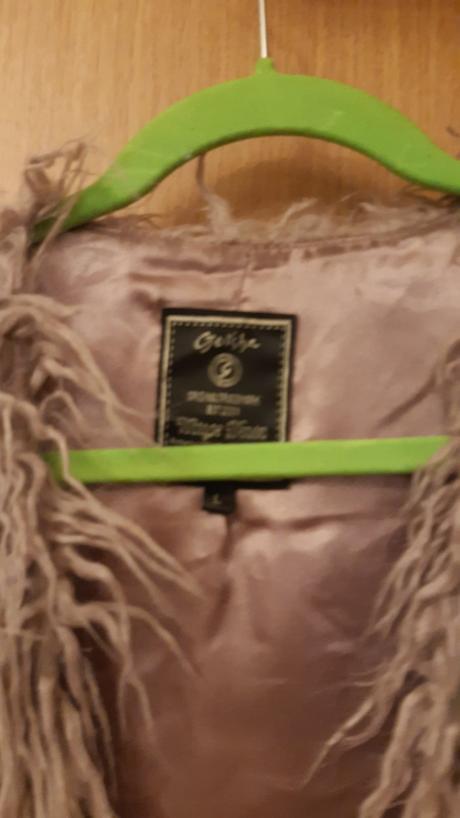 Starorúžova vesta, 38