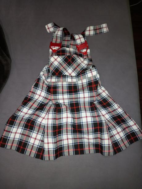 Krásne šatocky, 110