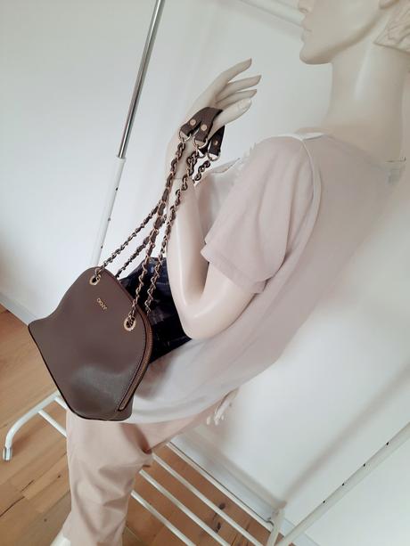 Top so zlatými kamienkami, l