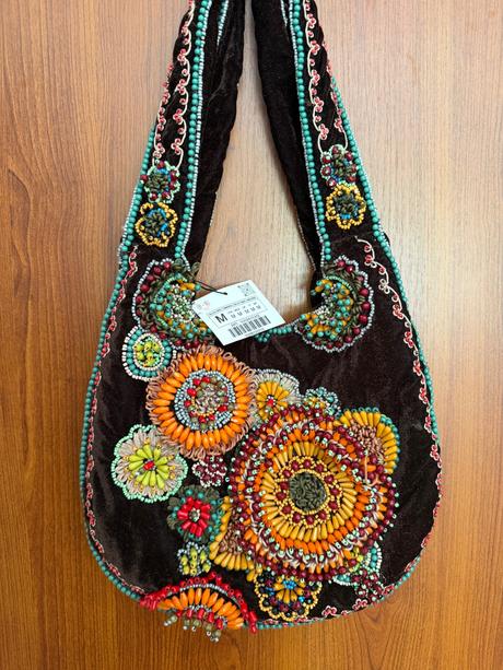Zara nova kabelka vysivana koralkami, zara