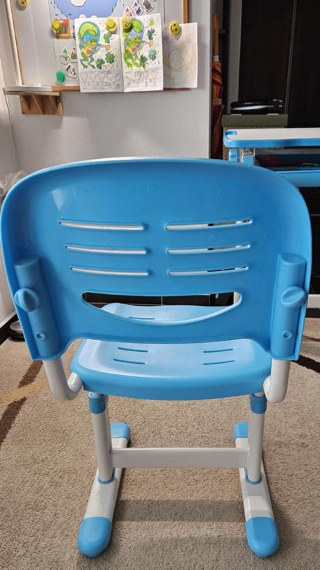 Detsky vyskovo nastavitelny pisaci stol + stolicka,