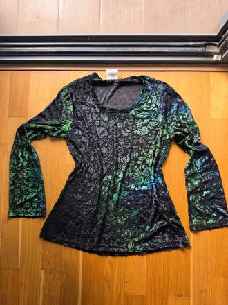 Zaujimavy elegantny top, m