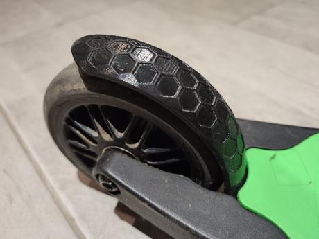 Brzda na kolobežku oxelo decathlon,