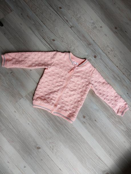 Nádherný svetrík so srdiečkami, pepco,92