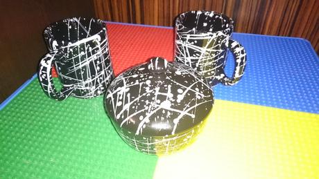 Šálky a cukornička ,