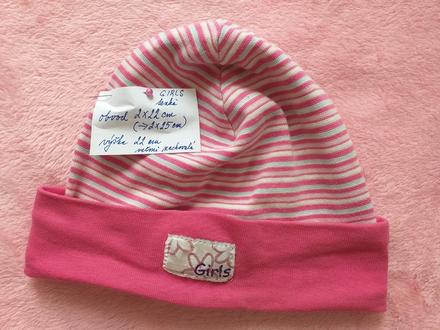 Čiapka úpletová, 80