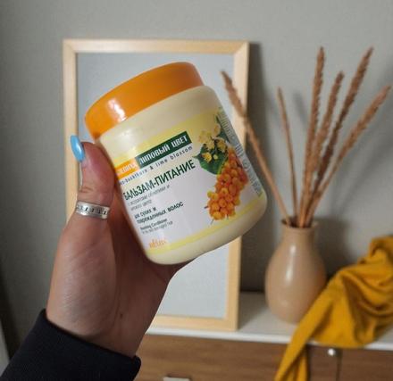 Balzam na suché vlasy,