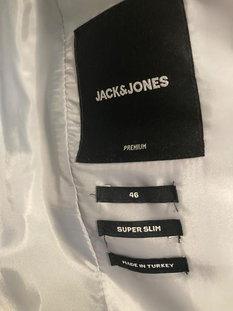 Chlapčenský oblek, 46