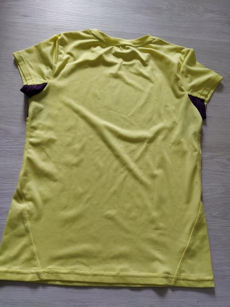 Žlté športové tričko. 146-152, authentic,146