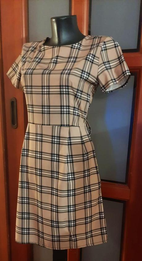 Predám  kárované šaty veľ.s, s