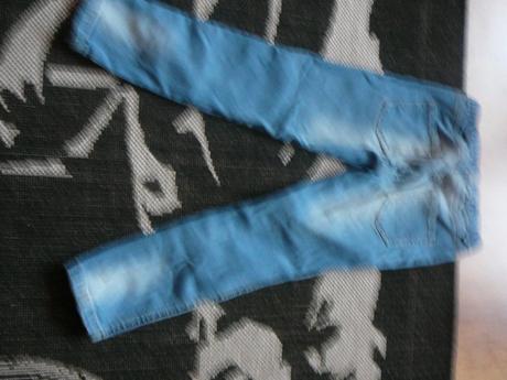 Dievcenske jeginsy, 110