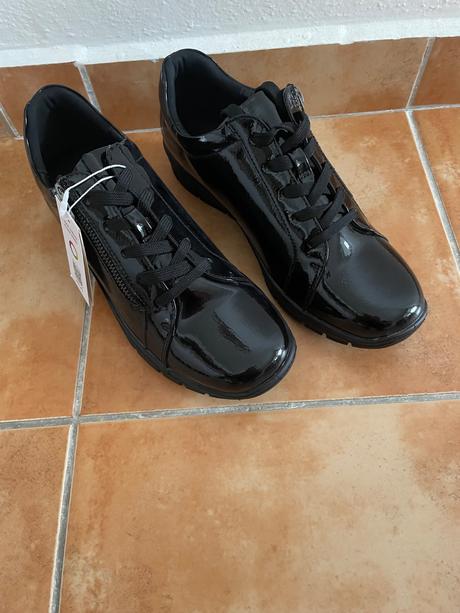 Lakovane poltopanky, clara barson,41