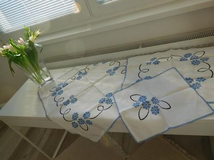 Set obrusov v modro bielom prevedení-kvietky,, 
