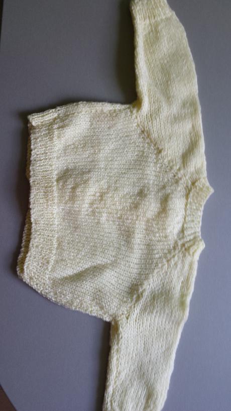 Ručne pletený svetrík, 62