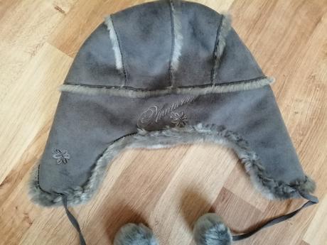 Úžasná čiapka, 128